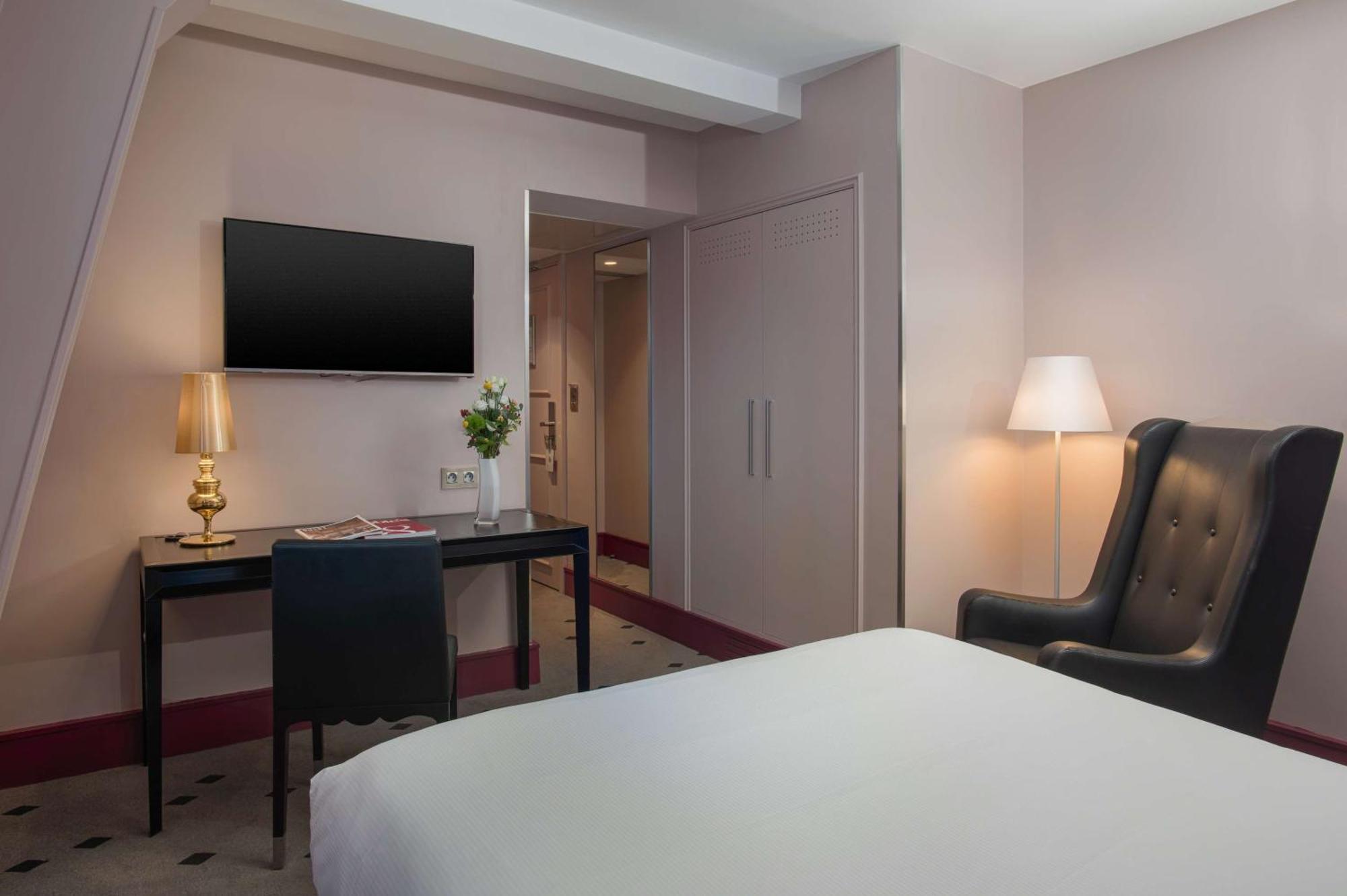 Nh Paris Champs-Elysees Екстер'єр фото